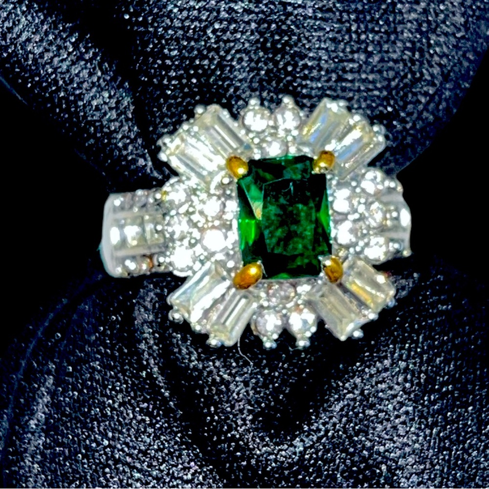 Elegant simulated emerald cocktail ring